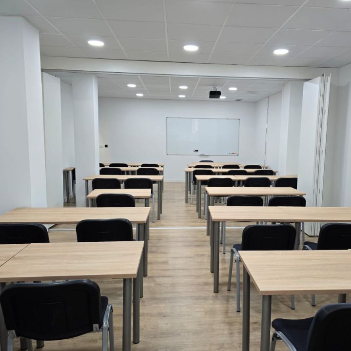 Aula del curso de recuperación de puntos en la Unión de Autoescuelas de Valencia